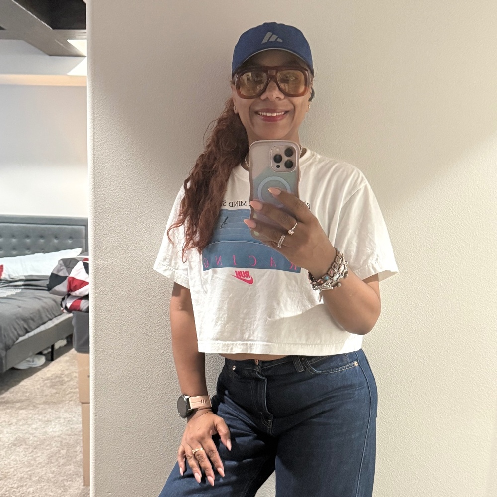 Meet your Posher, Mila